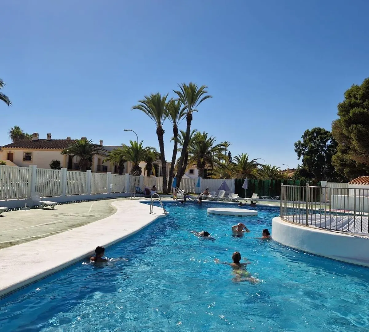 Moderno Duplex Coastal Style Apartment Playas de Vera