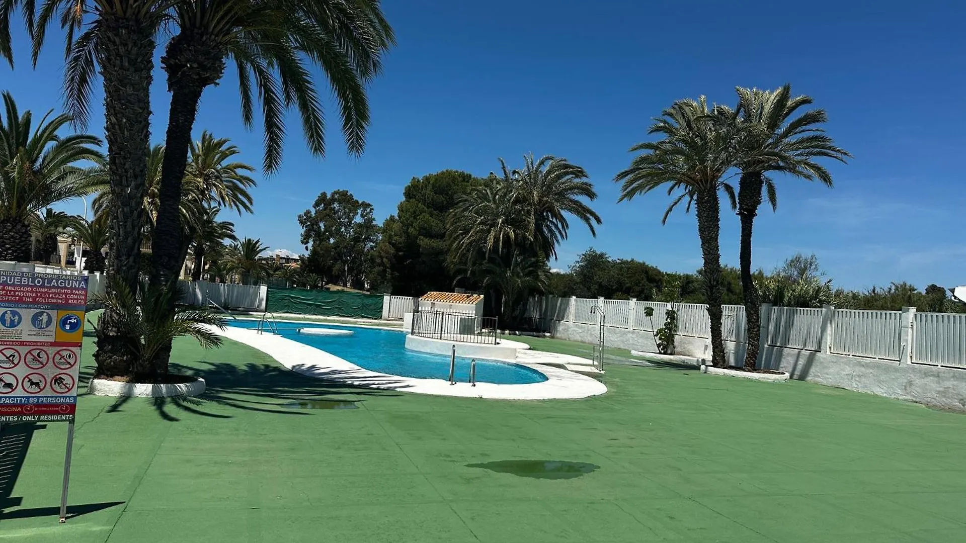 Moderno Duplex Coastal Style Apartment Playas de Vera