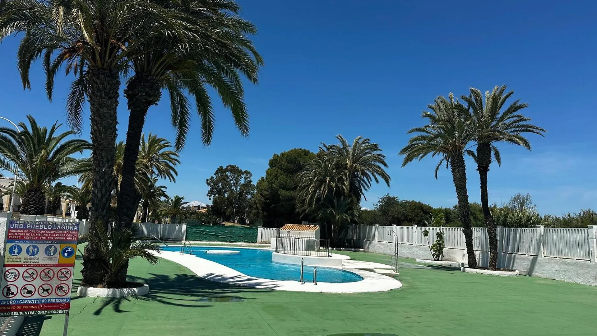 Moderno Duplex Coastal Style Apartment Playas de Vera